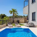 Luxury La With Private Pool And Garden * Murter