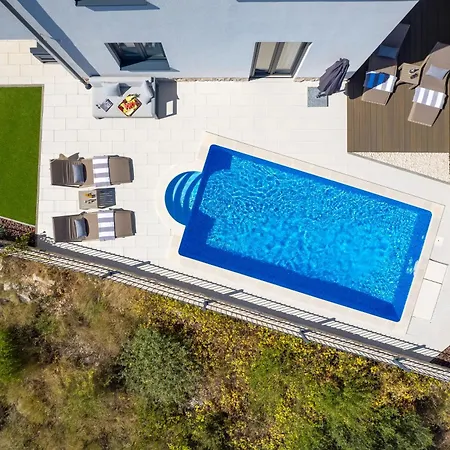 Luxury La With Private Pool And Garden Apartamento Murter