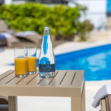 Luxury La With Private Pool And Garden