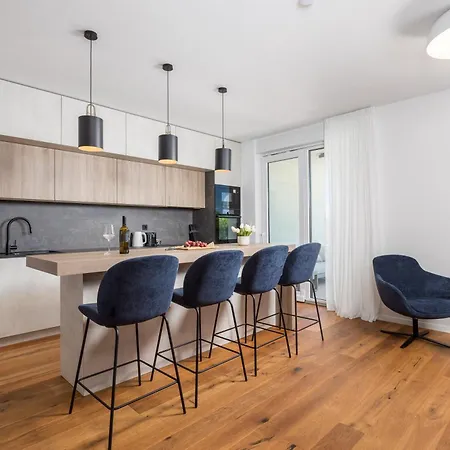Luxury La With Private Pool And Garden Apartment *