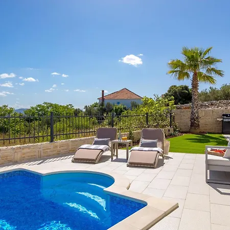 Luxury La With Private Pool And Garden شقة *