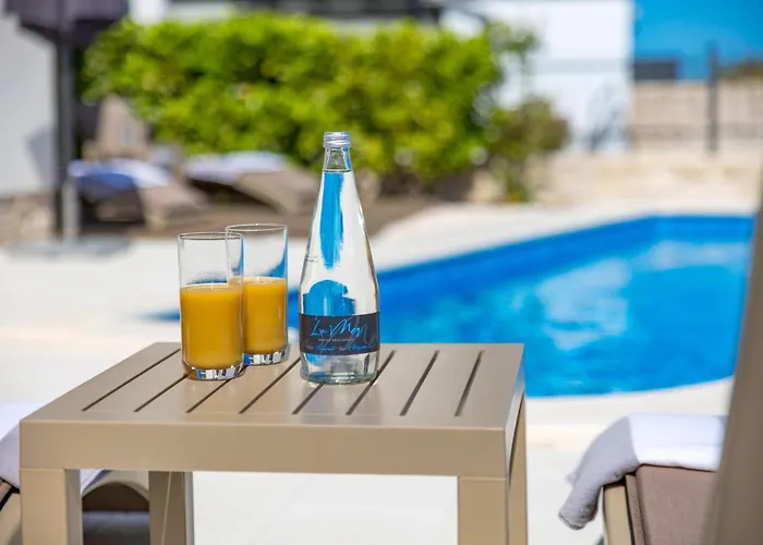 Luxury La With Private Pool And Garden