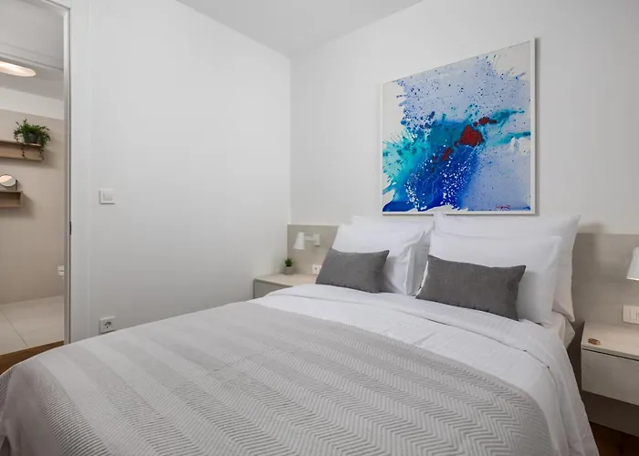 Luxury La With Private Pool And Garden Murter