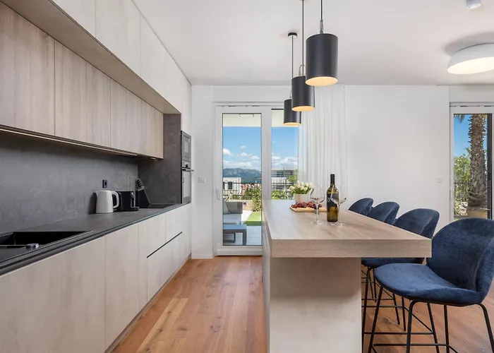 Apartamento Luxury La With Private Pool And Garden Murter