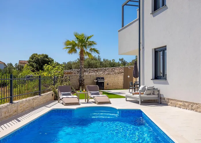 Luxury La With Private Pool And Garden * Murter