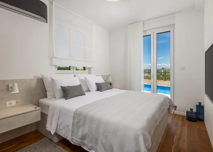 Luxury La With Private Pool And Garden * Murter