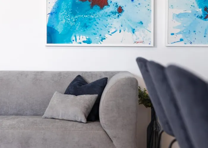 Luxury La With Private Pool And Garden Appartamento